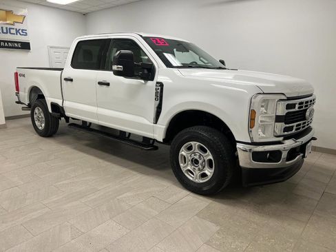 Used 2025 Ford F250 XLT image 3