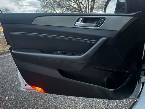 Used 2015 Hyundai Sonata Limited 2.0T w/ Cargo Package image 10