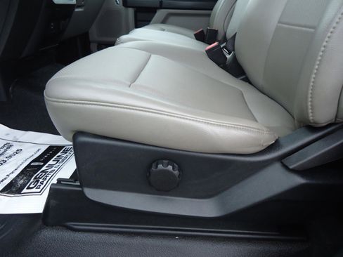 Used 2020 Ford F250 XL w/ Power Equipment Group image 24