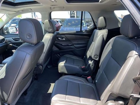 Used 2020 Chevrolet Traverse LT w/ LT Premium Package AWD/4WD image 11