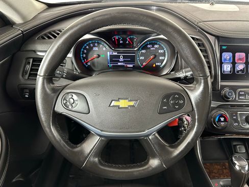 Used 2015 Chevrolet Impala LT image 9