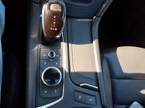 Used 2023 Cadillac XT6 Premium Luxury image 24