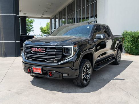 Used 2025 GMC Sierra 1500 AT4 w/ Technology Package AWD/4WD image 3