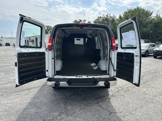 Used 2025 GMC Savana 2500 w/ Driver Convenience Package RWD image 28