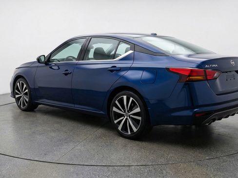 Used 2025 Nissan Altima 2.5 SV image 6