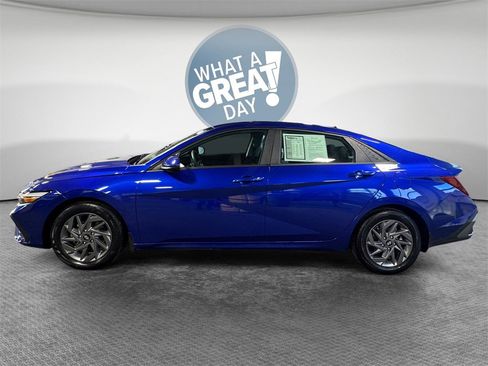 Used 2024 Hyundai Elantra SEL image 7