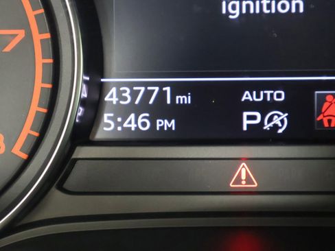 Used 2023 Audi A4 2.0T Premium image 38