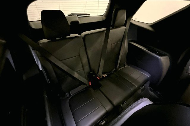 Used 2023 Chevrolet Traverse High Country FWD image 32