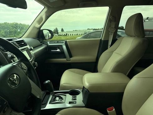 Used 2018 Toyota 4Runner SR5 Premium AWD/4WD image 11