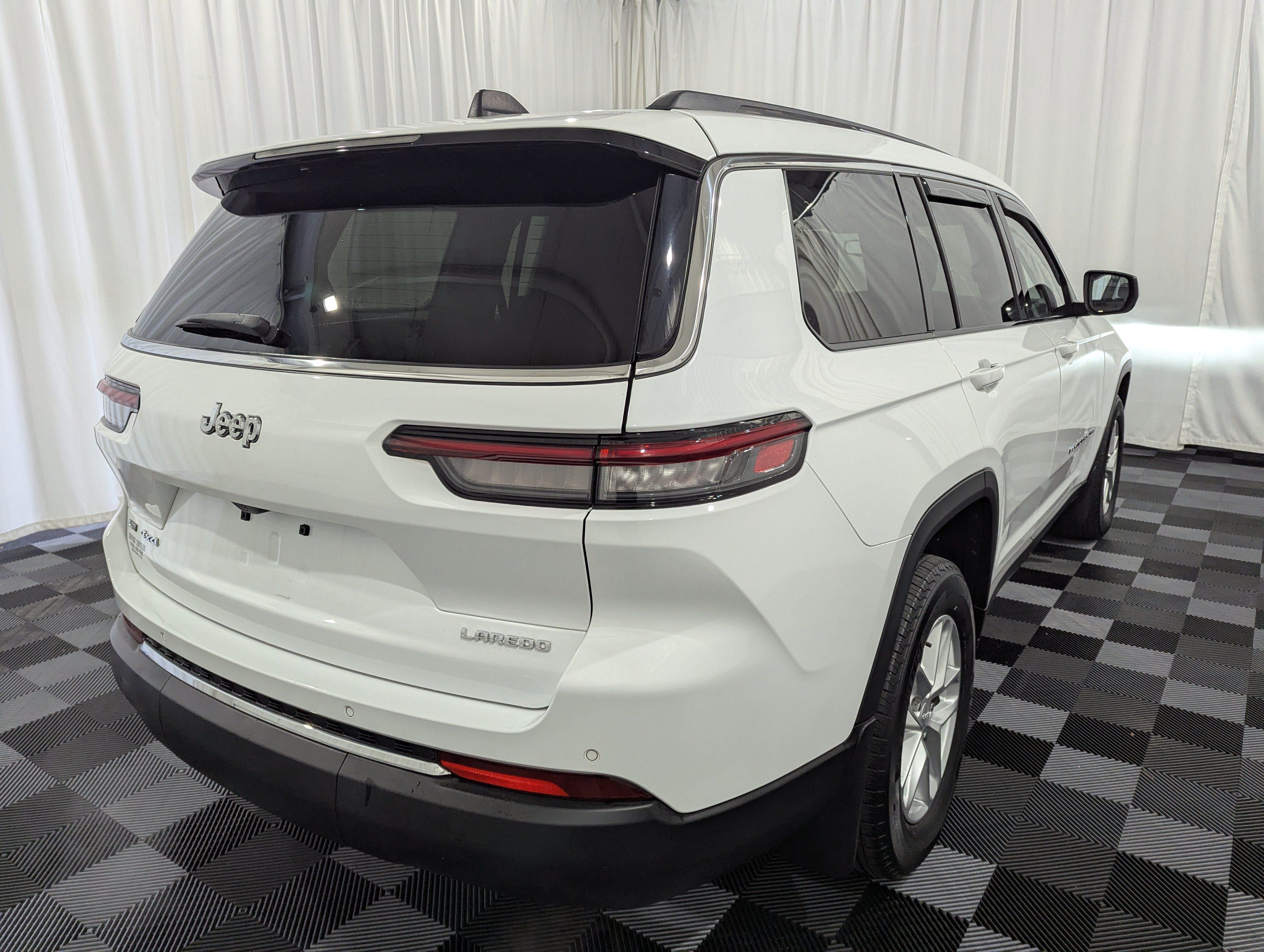 Used 2022 Jeep Grand Cherokee L Laredo w/ Luxury Tech Group I AWD/4WD image 7