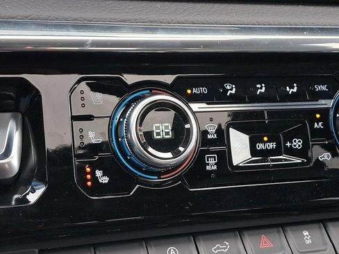 Used 2024 GMC Sierra 1500 Denali w/ Denali Reserve Package image 15