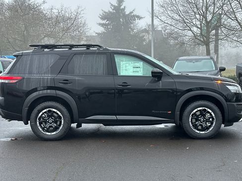 New 2025 Nissan Pathfinder Rock Creek AWD/4WD image 8