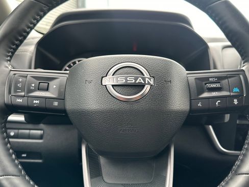 Used 2025 Nissan Rogue SV image 24