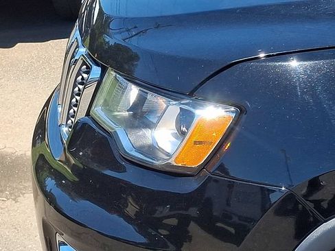 Used 2019 Jeep Grand Cherokee Laredo RWD image 26
