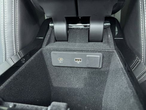 Used 2023 Land Rover Range Rover Velar R-Dynamic S image 34