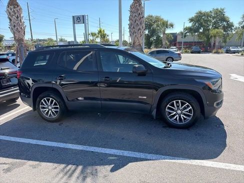 Used 2017 GMC Acadia SLE w/ Driver Alert Package I AWD/4WD image 3