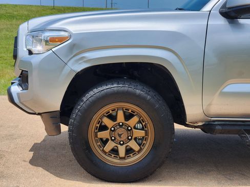Used 2023 Toyota Tacoma SR AWD/4WD image 13