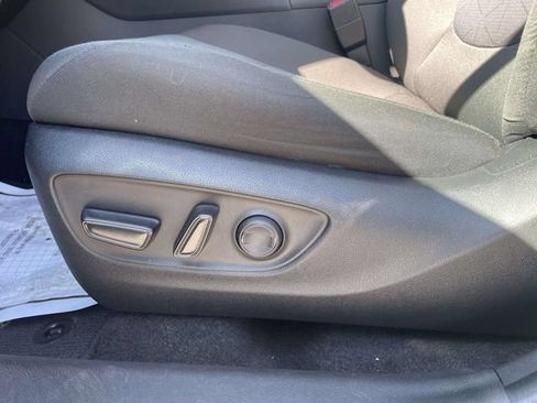 Used 2023 Toyota RAV4 XLE AWD/4WD image 21