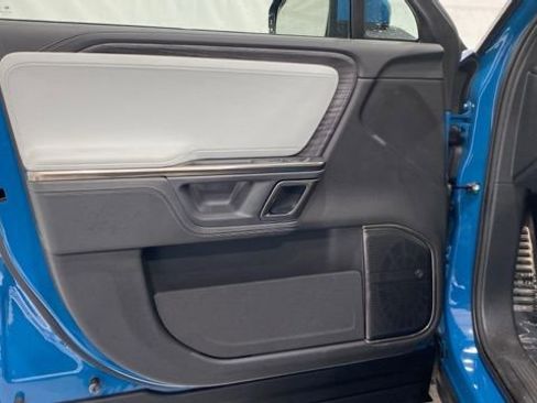 Used 2024 Rivian R1S Adventure image 11