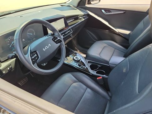 Used 2023 Kia Niro Wave FWD image 3