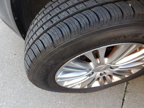 Used 2016 Chrysler Town & Country Touring-L w/ Driver Convenience Group FWD image 42