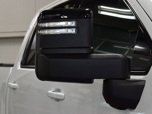 Used 2024 GMC Sierra 2500 AT4 w/ AT4 Premium Plus Package AWD/4WD image 18