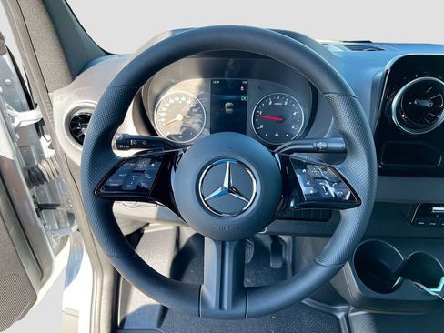 New 2025 Mercedes-Benz Sprinter 2500 image 13