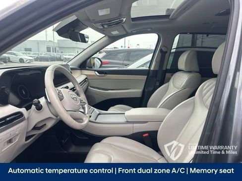 Used 2024 Hyundai Palisade Limited FWD image 3