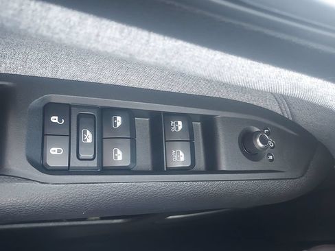 Used 2025 Jeep Compass Latitude AWD/4WD image 25