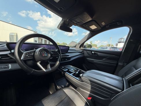Used 2025 Buick Enclave Sport Touring FWD image 17