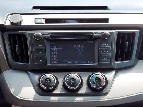 Used 2015 Toyota RAV4 LE AWD/4WD image 13