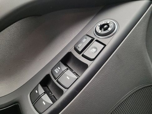 Used 2016 Hyundai Elantra SE FWD image 27