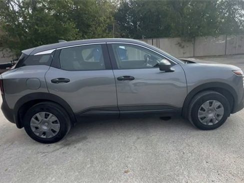 Used 2025 Nissan Kicks S image 9