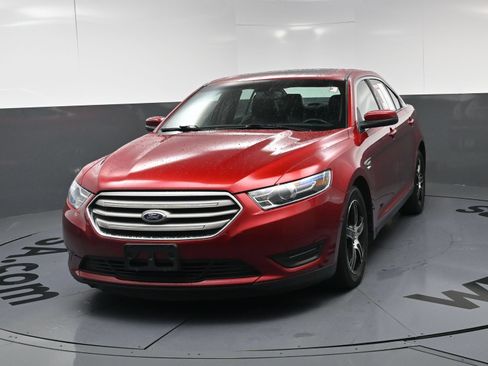 Used 2015 Ford Taurus SEL w/ Equipment Group 201A FWD image 11