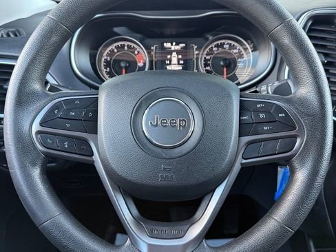 Used 2020 Jeep Cherokee Latitude image 18