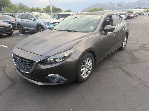 Used 2016 MAZDA MAZDA3 i Touring w/ Popular Equipment Package FWD image 3