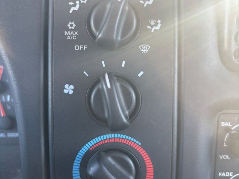 Used 1998 Dodge Ram 2500 Truck 4dr Quad Cab 139 WB HD 4WD image 13