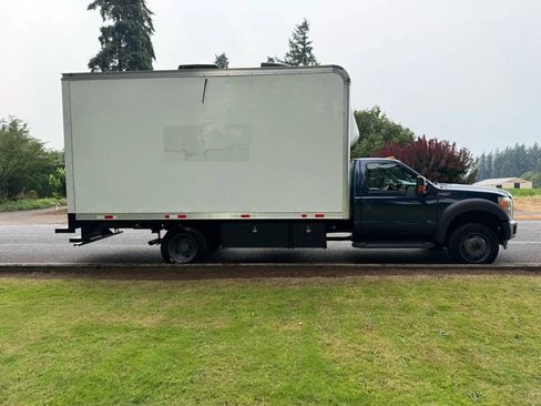 Used 2014 Ford F550 4x4 Regular Cab Super Duty w/ Power Equipment Group image 5
