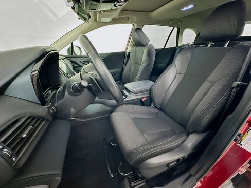 Used 2025 Subaru Outback Premium AWD/4WD image 13