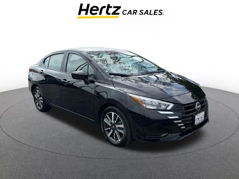 Used 2025 Nissan Versa SV image 1