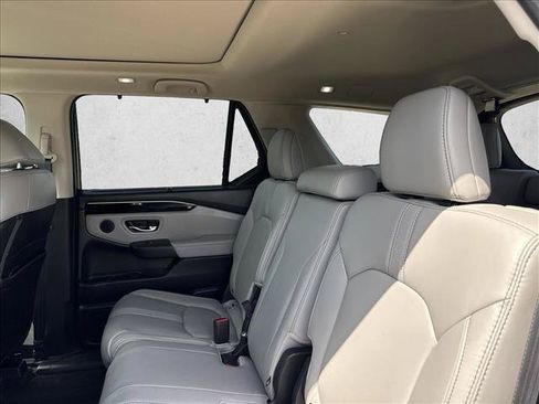 Used 2023 Honda Pilot Touring image 19