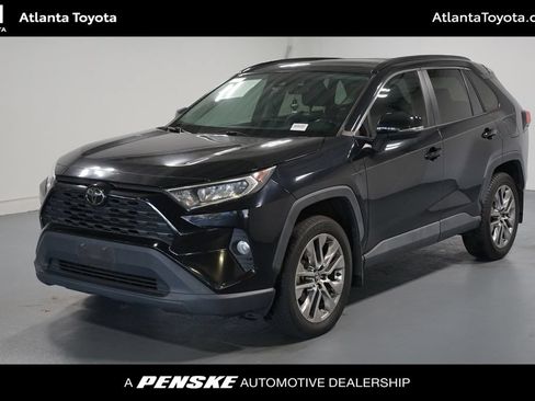Used 2020 Toyota RAV4 XLE Premium FWD image 1