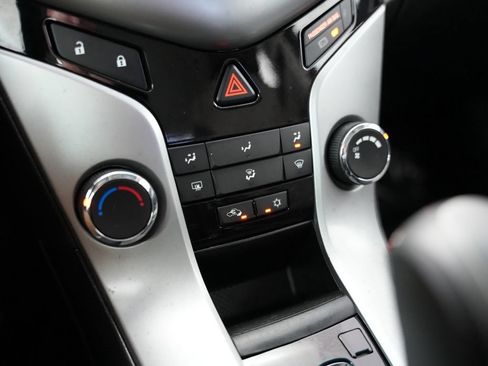 Used 2012 Chevrolet Cruze LS w/ Connectivity Package FWD image 20