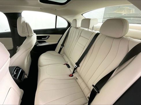 New 2026 Mercedes-Benz E 350 4MATIC Sedan image 10