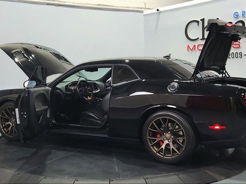 Used 2016 Dodge Challenger SRT Hellcat RWD image 19