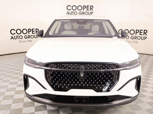 New 2026 Lincoln Nautilus Premier w/ Jet Appearance Package AWD/4WD image 10