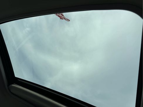 Used 2019 Toyota Corolla SE w/ SE Premium Package image 9