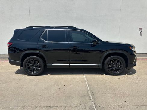Used 2025 Honda Pilot Touring image 8