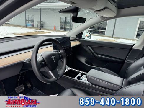 Used 2022 Tesla Model Y Long Range image 9