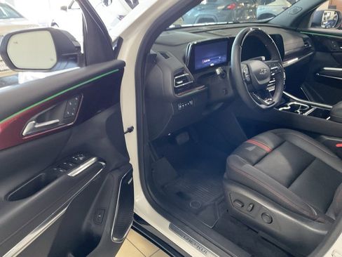 Used 2024 Chevrolet Traverse RS w/ LPO, Floor Liner Package image 9